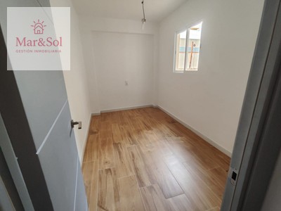 Piso en venta en Alzira, con 3 dormitorios y baño