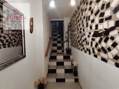 Duplex en venta en Polinya Del Xuquer, con 4 dormitorios, 2 baños, trastero, balcón y terraza