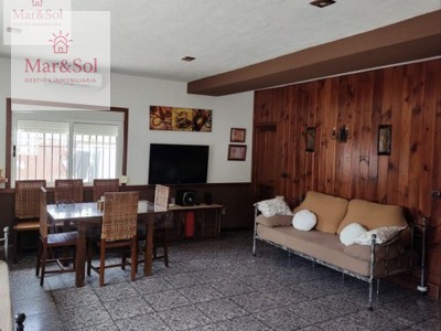 Chalet en alquiler en Cullera, con 2 dormitorios, baño y terraza