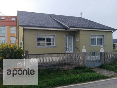 Casa rural en venta en Cabana De Bergantiños, Neaño, con 3 dormitorios, baño, 2 plazas de garaje, trastero, balcón, terraza y terreno