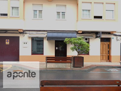 Local comercial en alquiler en Carballo, Centro, con baño
