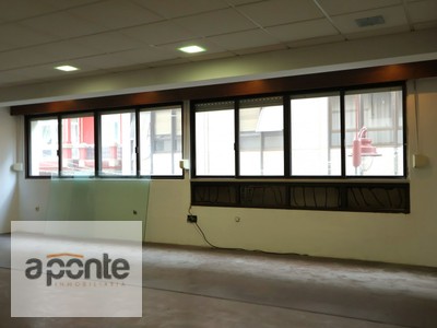 Oficina en venta en Carballo, Centro, con 2 aseos