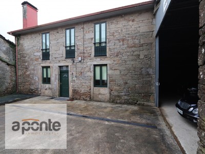 Casa en venta en Zas, Carreira, con 4 dormitorios, 2 baños, aseo y 2 plazas de garaje
