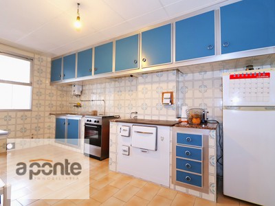 Piso en venta en Carballo, Zona Centro, con 3 dormitorios, baño y terraza