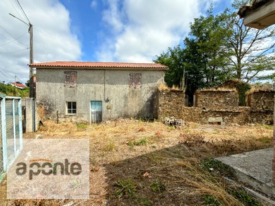 Casa en venta en Coristanco, con terreno