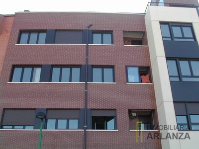 Piso en venta en Burgos, Centro-sur, con 3 dormitorios, 2 baños, plaza de garaje, trastero y terraza
