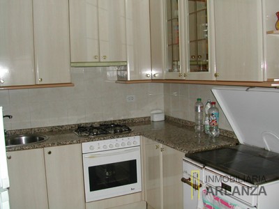 Casa en venta en Covarrubias, con 6 dormitorios, 3 baños y terreno