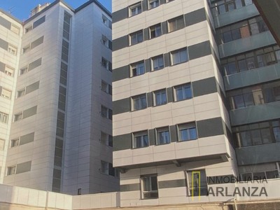 Piso en venta en Burgos, Centro-sur, con 3 dormitorios, baño y terraza