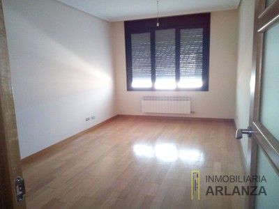Piso de obra nueva en venta en Burgos, Gamonal, con 3 dormitorios, 2 baños y trastero