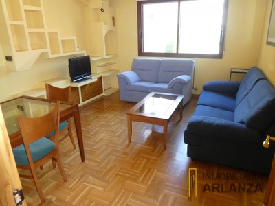 Piso en venta en Burgos, Centro-sur, con 1 dormitorio, baño, trastero y terraza