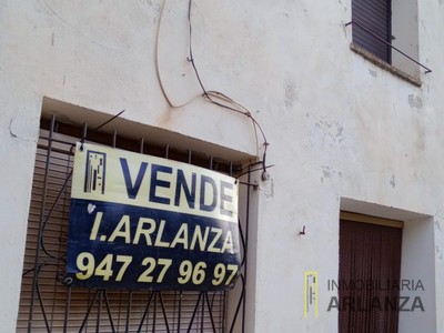 Adosado en venta en Covarrubias, con 4 dormitorios y 2 baños