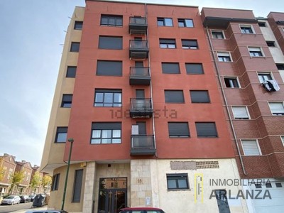 Piso en venta en Burgos, Centro-sur, con 3 dormitorios, 2 baños y trastero