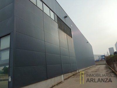 Nave industrial en venta en Burgos, Villalonquejar, con 2 baños