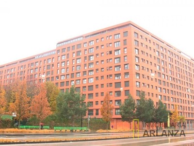 Piso en venta en Burgos, Centro-sur, con 2 dormitorios, 2 baños, plaza de garaje, trastero y terraza