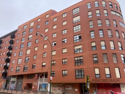 Piso en venta en Burgos, Centro-sur, con 3 dormitorios, baño, trastero y terraza