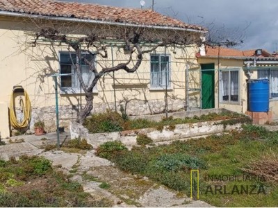 Casa en venta en Burgos, G3 - Villimar, con 4 dormitorios, baño, plaza de garaje y terreno