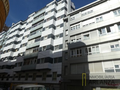 Piso en venta en Burgos, Centro-sur, con 3 dormitorios, baño y trastero