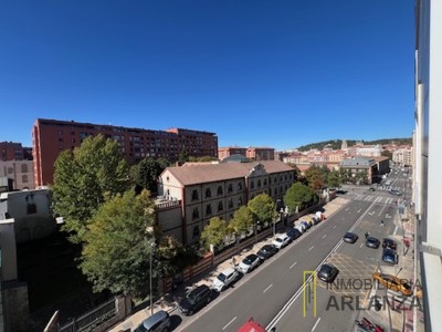 Piso en venta en Burgos, Centro-sur, con 3 dormitorios y baño