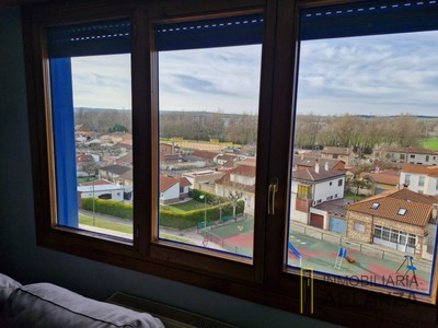 Piso en venta en Burgos, San Pedro-fuentecillas, con 3 dormitorios, 2 baños, plaza de garaje y trastero