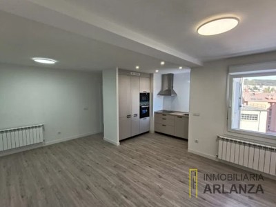 Piso en venta en Burgos, Centro-sur, con 3 dormitorios y 2 baños
