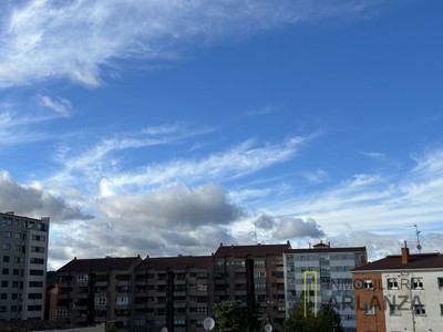 Piso en venta en Burgos, Centro-sur, con 3 dormitorios y baño