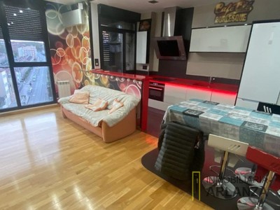 Piso en venta en Burgos, Centro-sur, con 2 dormitorios, baño, plaza de garaje y trastero