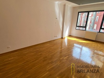 Piso de obra nueva en venta en Burgos, Centro-sur, con 3 dormitorios, 2 baños y terraza