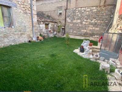 Adosado en venta en Buniel, con 7 dormitorios, 2 baños y terreno