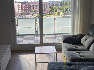 Piso en alquiler en Burgos, G2 - Alcampo, con 2 dormitorios, baño, plaza de garaje, trastero, terraza y terreno