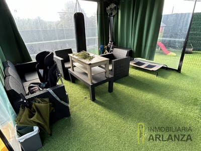 Casa en venta en Burgos, Centro-sur, con 4 dormitorios, 2 baños, 2 plazas de garaje, trastero y terreno