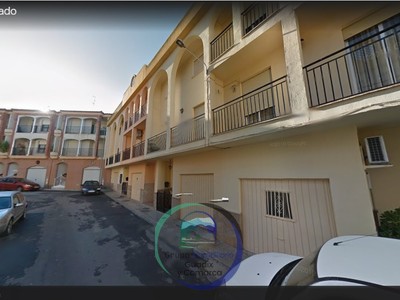 Adosado en venta en Guadix, con 3 dormitorios, 3 baños, plaza de garaje, trastero, 2 balcones y terraza