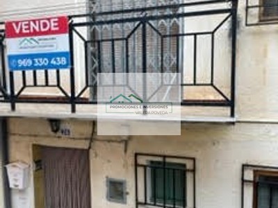 Casa en venta en Enguidanos, con 2 dormitorios y baño