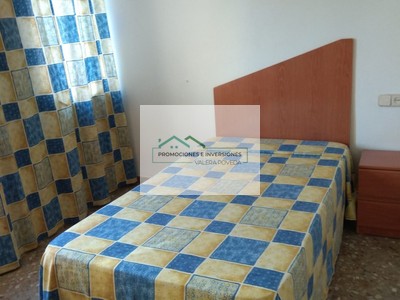 Piso en venta en Villanueva De La Jara, con 3 dormitorios, baño y trastero