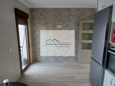 Casa en venta en Alarcón, con 5 dormitorios, 2 baños, 2 aseos, trastero y 2 terrazas