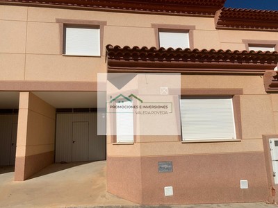 Casa en venta en Casasimarro, con 4 dormitorios, 2 baños y terreno