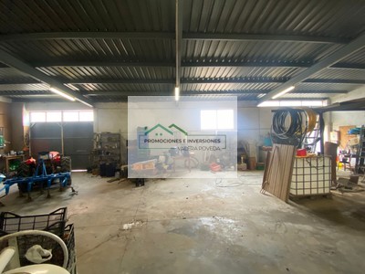 Nave industrial en venta en Villanueva De La Jara, con baño