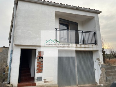 Casa en venta en La Pesquera, con 3 dormitorios, baño, 3 plazas de garaje, balcón y 2 terrazas