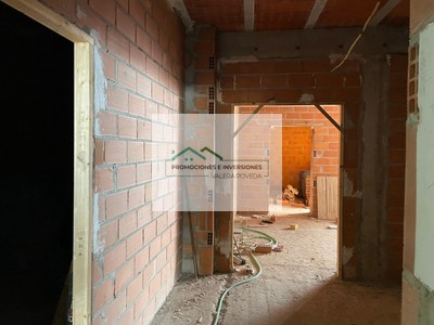 Casa de obra nueva en venta en Iniesta, con 5 dormitorios, 4 baños, trastero y terreno