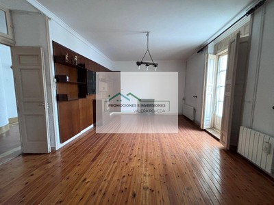 Piso en venta en Villanueva De La Jara, con 5 dormitorios y 2 baños