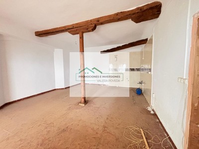 Casa en venta en Villanueva De La Jara, con 3 dormitorios, baño, trastero y terreno