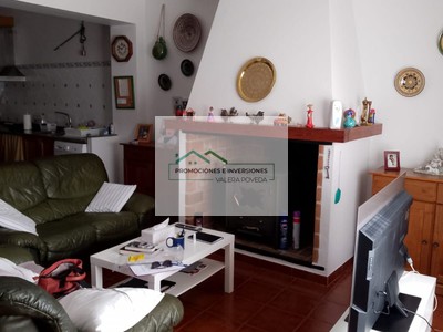 Casa en venta en Enguidanos, con 5 dormitorios, 2 baños, 2 plazas de garaje, trastero y terraza