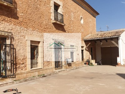 Casa en venta en Motilla Del Palancar, con 5 dormitorios, 2 baños, 2 plazas de garaje, trastero y 3 balcones