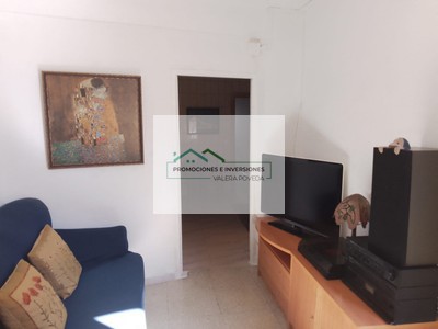 Casa en venta en Buenache De Alarcon, con 4 dormitorios, baño, aseo y balcón
