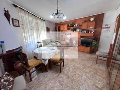 Casa en venta en Rubielos Bajos, con 5 dormitorios, baño, aseo y plaza de garaje