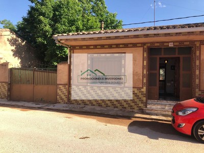 Casa en venta en Cañada Juncosa, con 2 dormitorios, baño y plaza de garaje