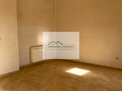 Piso en venta en San Clemente, con 3 dormitorios, 2 baños y plaza de garaje