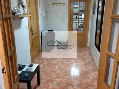 Piso en venta en San Clemente, con 3 dormitorios, 2 baños, plaza de garaje y terraza