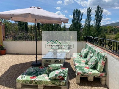 Casa rural en venta en Buendía, con 5 dormitorios, 3 baños, plaza de garaje, trastero y terraza