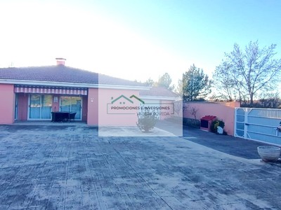 Chalet en venta en Villar De Olalla, con 5 dormitorios y 2 baños