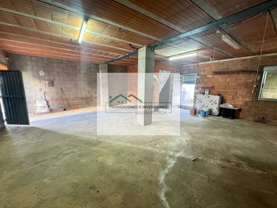 Casa en venta en Castillejo De Iniesta, con baño